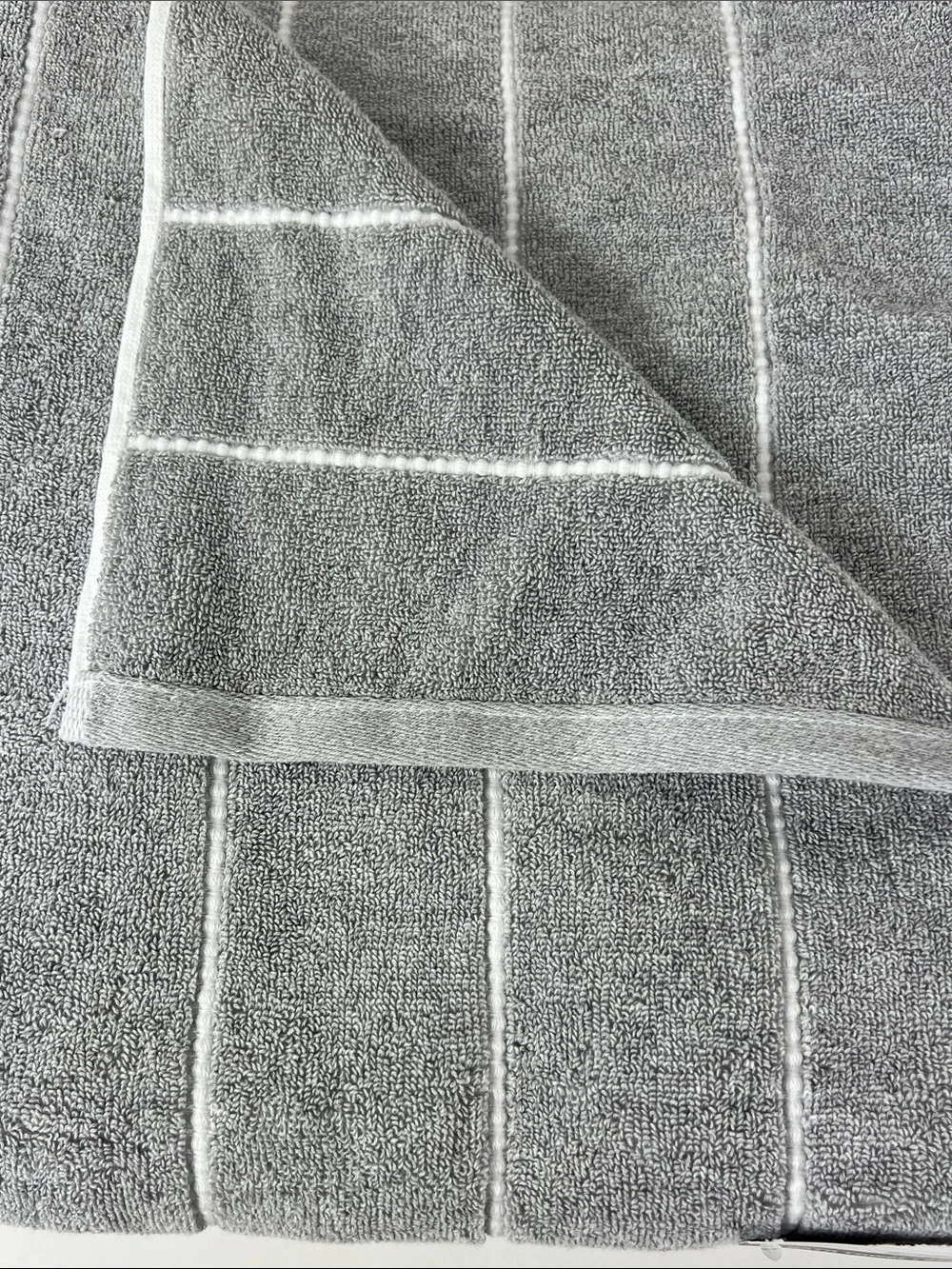 DKNY Bath Towel Set Eco Melange Light Gray White Soft Cotton Set of 2 NEW